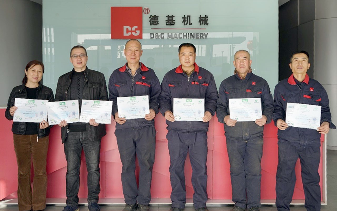 D&G командасының топтық фотосы